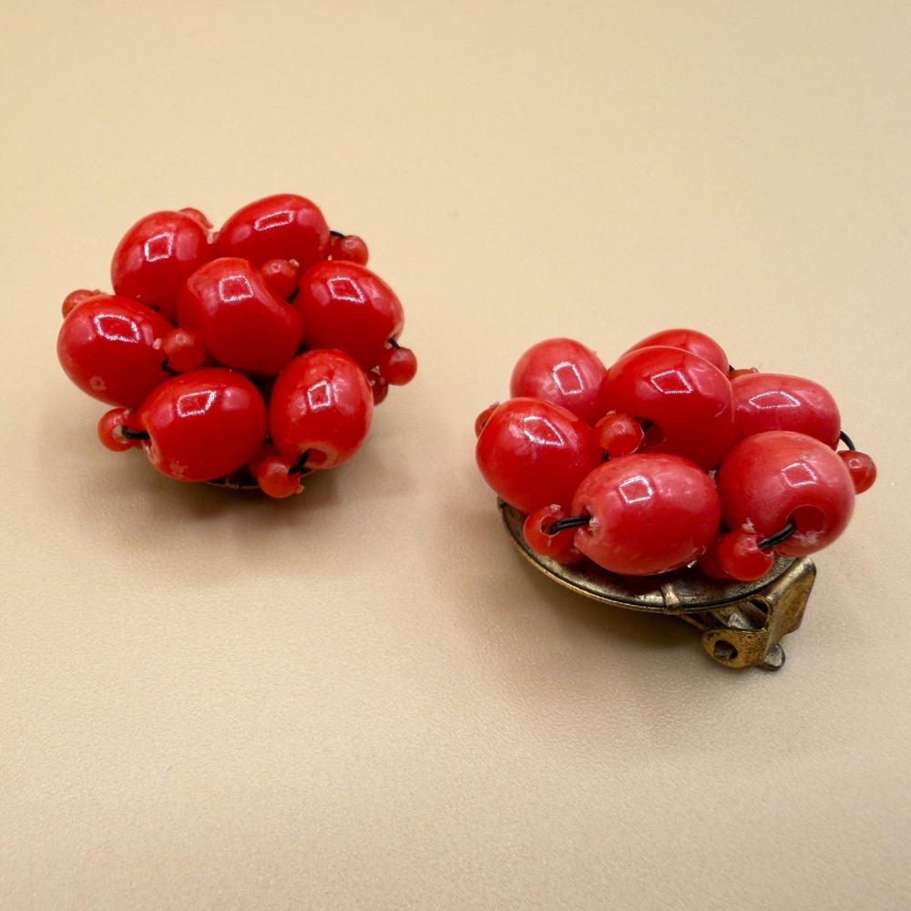 Red Beaded Cluster Clip On Earrings Gold Tone Vintage Bold Statement Retro Gift